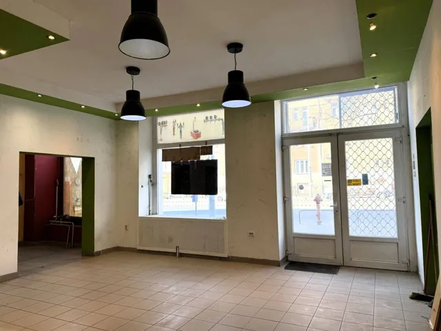 Eladó kereskedelmi és ipari ingatlan Budapest X. kerület, Óhegy 50 nm