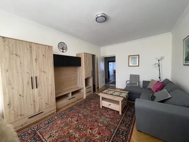 Kiadó lakás Debrecen, Nagyerdő 74 nm