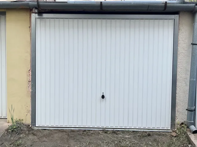 Eladó garázs Debrecen, Nagyerdő 20 nm