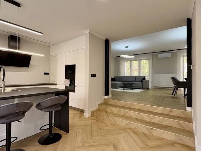 Kiadó ház Debrecen, Nagyerdő 161 nm