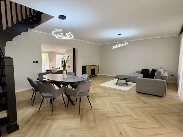 Kiadó ház Debrecen, Nagyerdő 161 nm