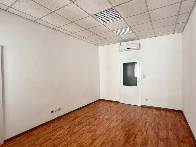 Kiadó kereskedelmi és ipari ingatlan Debrecen, Belváros 39 nm