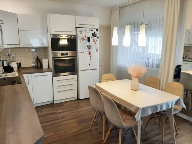 Eladó ház Debrecen, Veres Péter-kert 100 nm
