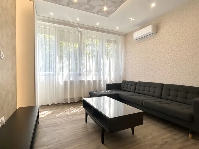 Kiadó lakás Debrecen, Nagyerdő 72 nm