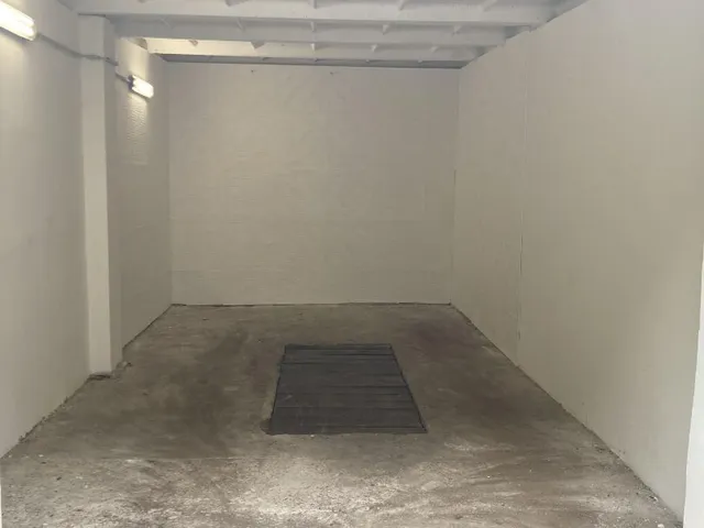 Kiadó garázs Debrecen, Nagyerdő 15 nm