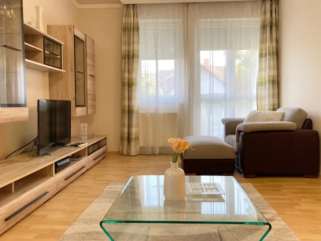 Kiadó lakás Debrecen, Nagyerdő 70 nm