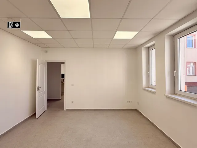 Kiadó kereskedelmi és ipari ingatlan Debrecen 83 nm