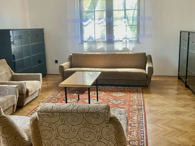 Kiadó ház Debrecen, Nagyerdő 180 nm