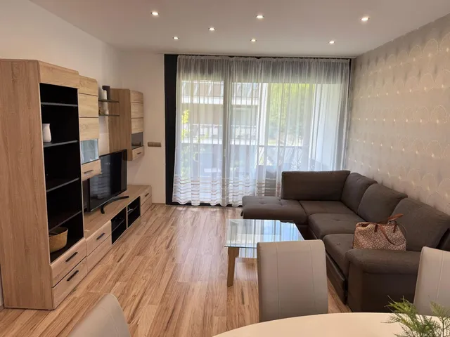 Kiadó lakás Debrecen, Nagyerdő 64 nm