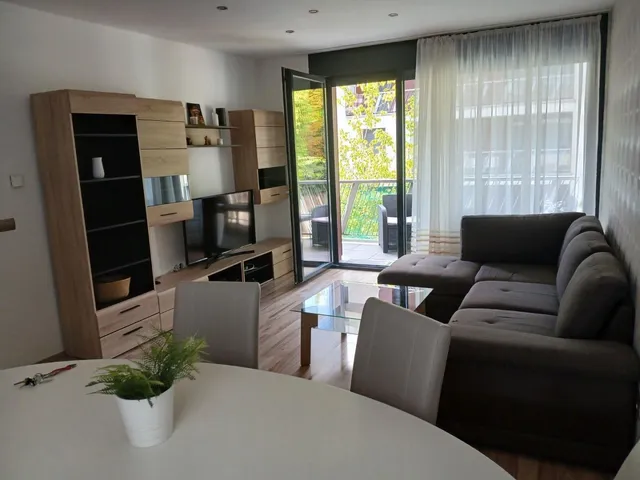 Kiadó lakás Debrecen, Nagyerdő 64 nm