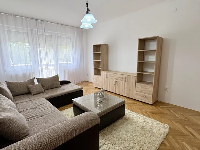 Kiadó lakás Debrecen, Péterfia 62 nm