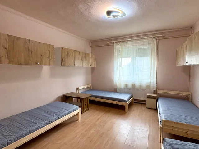 Kiadó ház Debrecen 140 nm