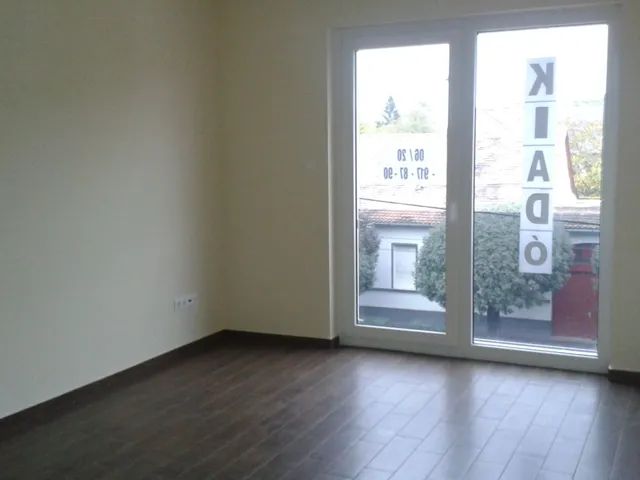 Kiadó lakás Debrecen, Péterfia 74 nm