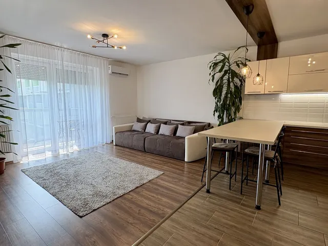 Kiadó lakás Debrecen, Ispotály 85 nm