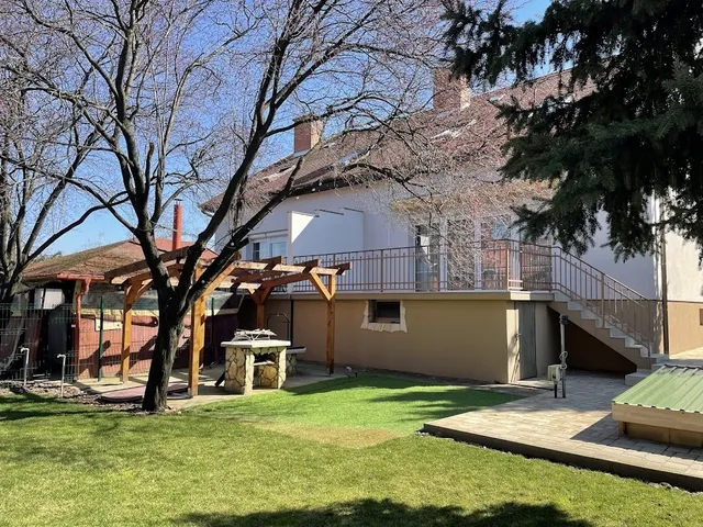 Kiadó ház Debrecen, Köntöskert 132 nm