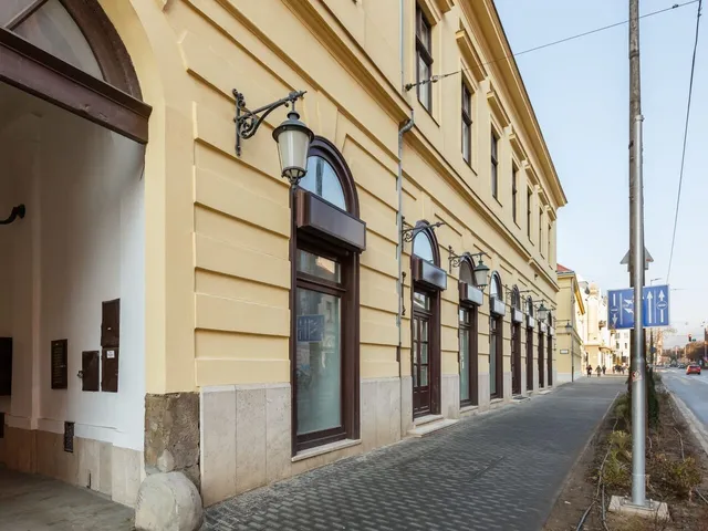 Kiadó kereskedelmi és ipari ingatlan Debrecen, Belváros 51 nm