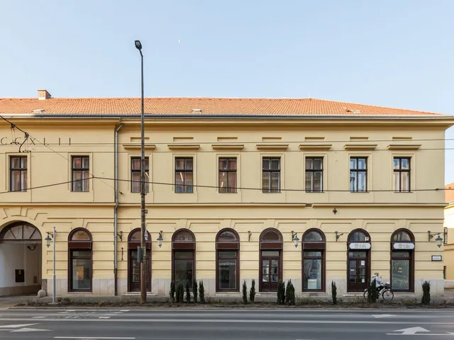 Kiadó kereskedelmi és ipari ingatlan Debrecen, Belváros 51 nm