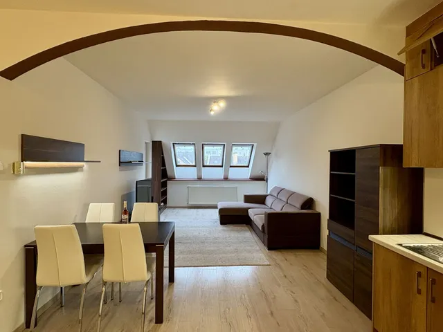 Kiadó lakás Debrecen, Nagyerdőalja 65 nm