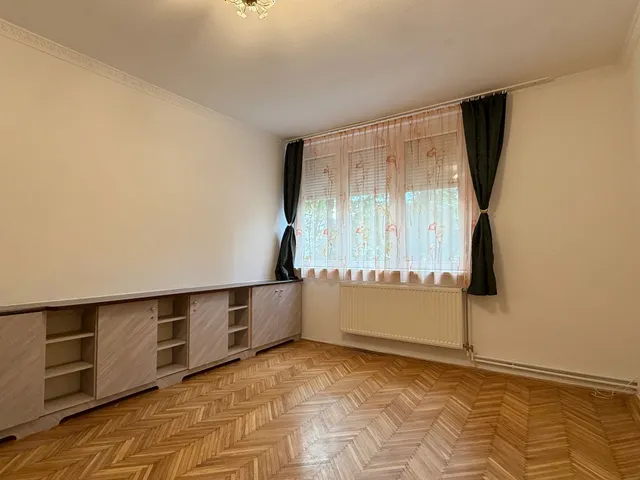 Kiadó kereskedelmi és ipari ingatlan Debrecen, Sestakert 77 nm