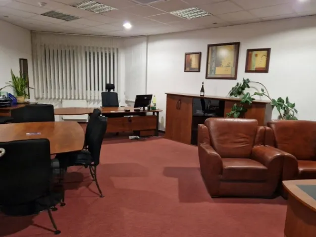 Kiadó kereskedelmi és ipari ingatlan Debrecen, Széchenyikert 700 nm
