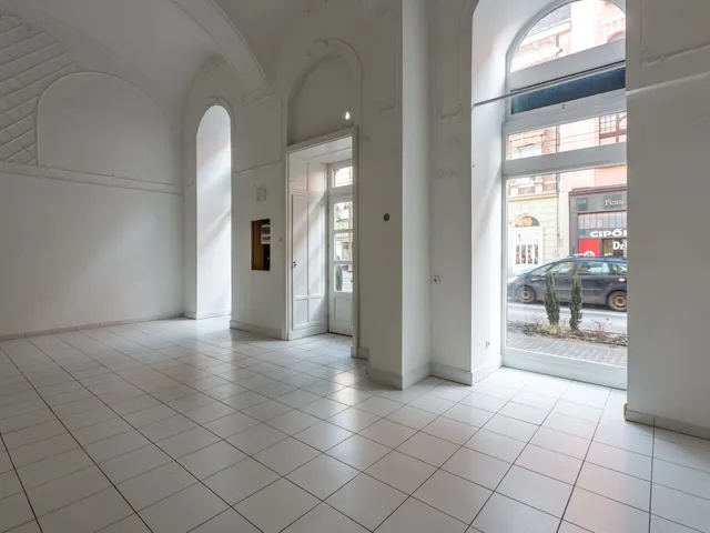 Kiadó kereskedelmi és ipari ingatlan Debrecen, Belváros 71 nm