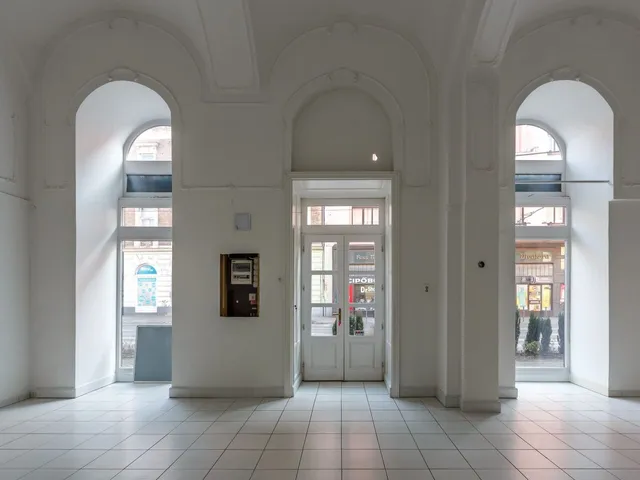 Kiadó kereskedelmi és ipari ingatlan Debrecen, Belváros 71 nm