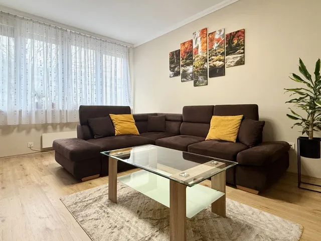 Kiadó lakás Debrecen, Vargakert 61 nm