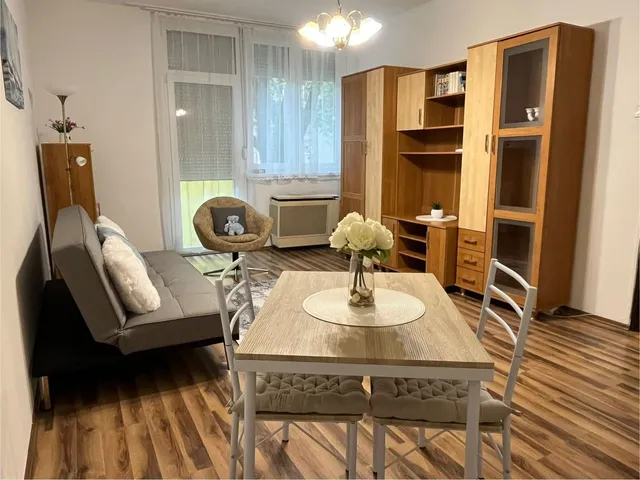 Kiadó lakás Debrecen, Nagyerdőalja 42 nm