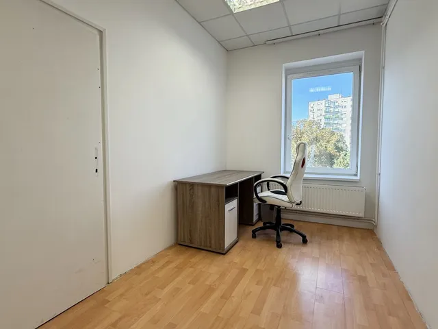 Kiadó kereskedelmi és ipari ingatlan Debrecen, Burgundia 11 nm