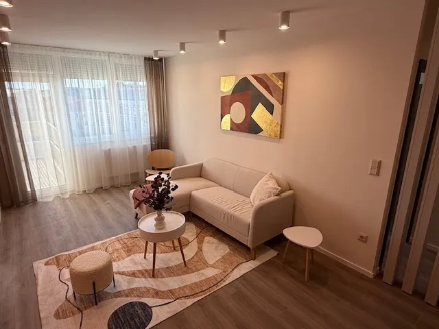 Kiadó lakás Debrecen, Belváros 73 nm