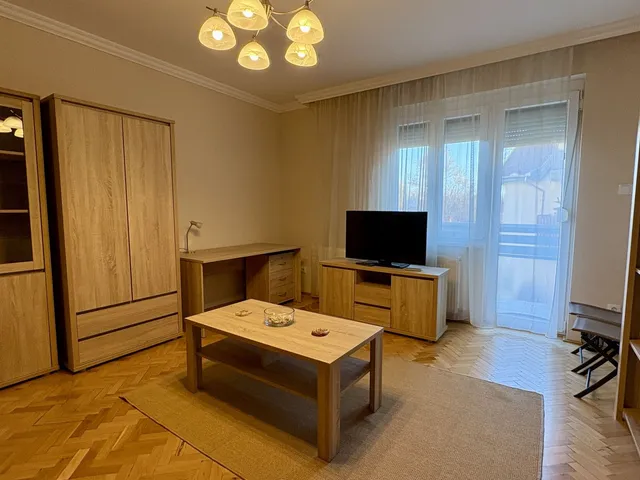 Kiadó lakás Debrecen, Nagyerdő 62 nm