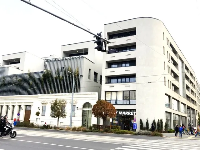 Eladó garázs Debrecen, Belváros 14 nm