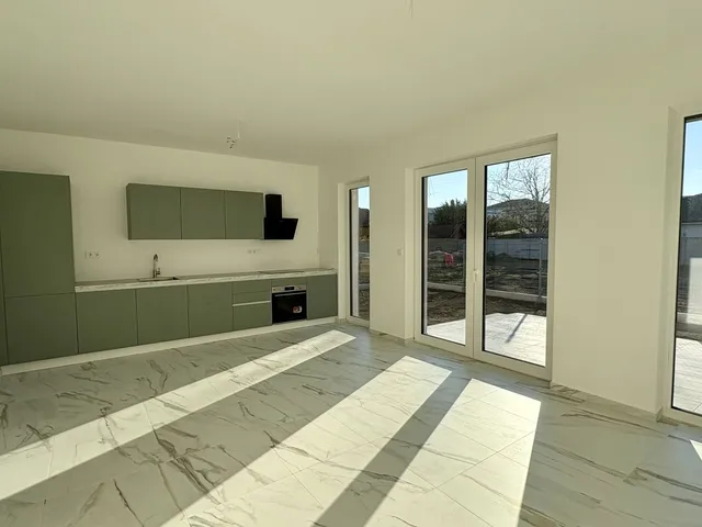 Kiadó ház Debrecen, Nyulas 154 nm