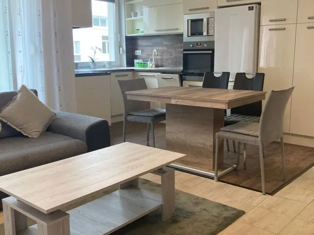 Kiadó lakás Debrecen, Péterfia 53 nm