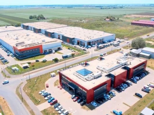 Kiadó kereskedelmi és ipari ingatlan Debrecen 3400 nm