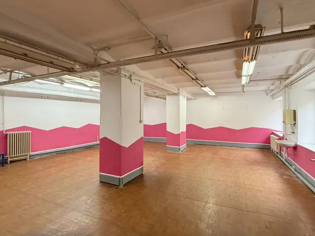 Kiadó kereskedelmi és ipari ingatlan Debrecen, Burgundia 90 nm