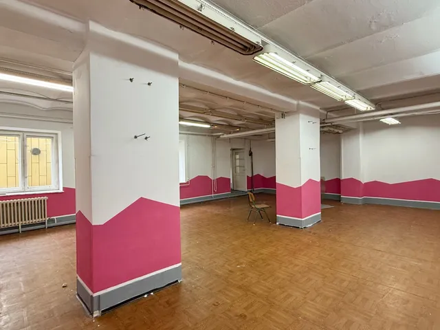 Kiadó kereskedelmi és ipari ingatlan Debrecen, Burgundia 90 nm