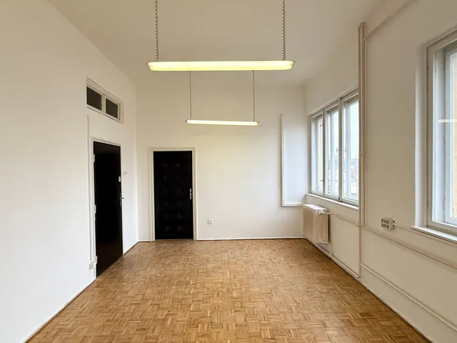 Kiadó kereskedelmi és ipari ingatlan Debrecen, Burgundia 22 nm