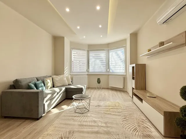 Kiadó lakás Debrecen, Egyetemváros 77 nm