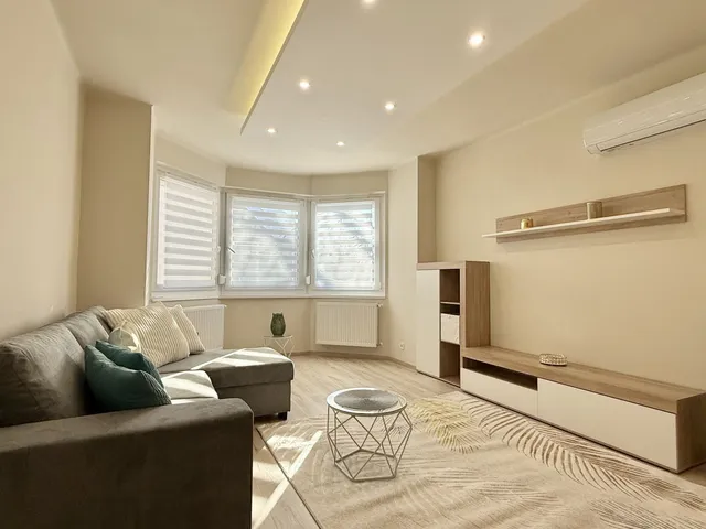 Kiadó lakás Debrecen, Egyetemváros 77 nm