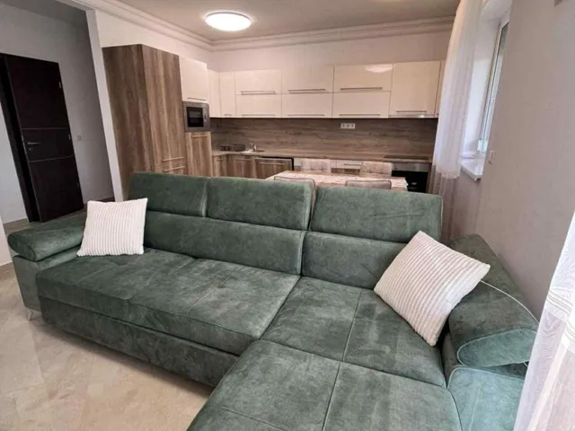 Kiadó lakás Debrecen, Homokkert 77 nm