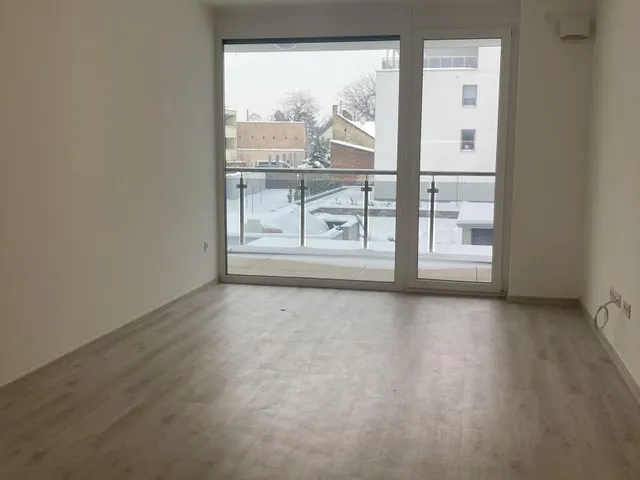 Kiadó lakás Debrecen, Miklóskapu 43 nm