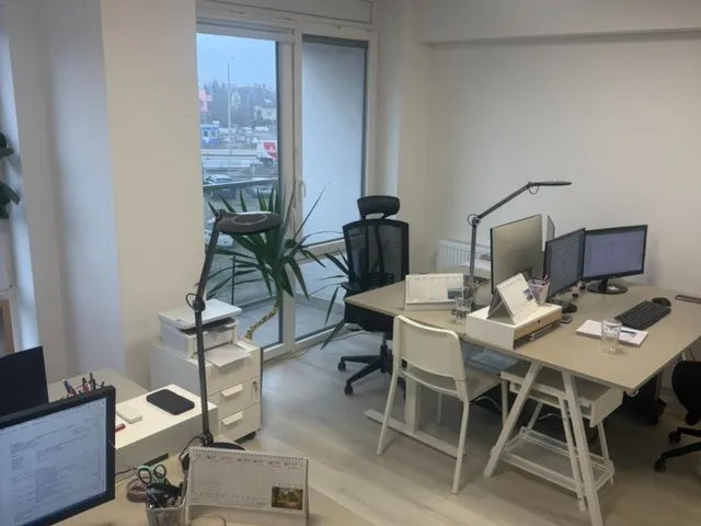 Kiadó kereskedelmi és ipari ingatlan Debrecen, Liget lakópark 37 nm