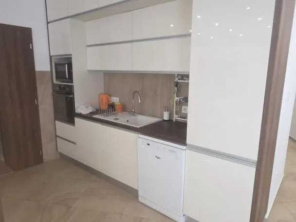 Kiadó ház Debrecen, Lencztelep 139 nm