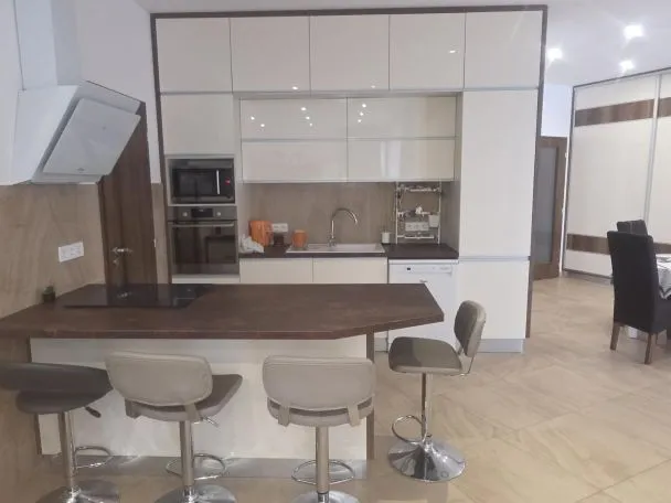 Kiadó ház Debrecen, Lencztelep 139 nm