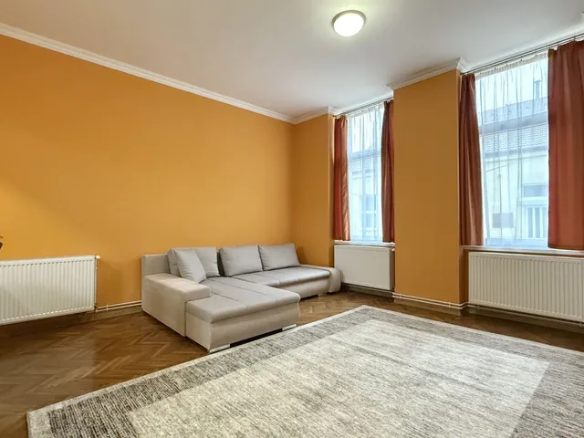 Kiadó ház Debrecen, Belváros 54 nm