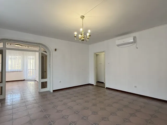 Kiadó kereskedelmi és ipari ingatlan Debrecen, Nagyerdő 79 nm