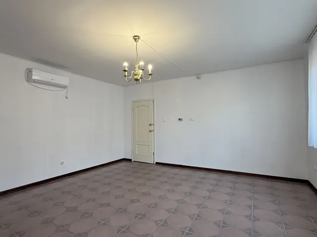 Kiadó kereskedelmi és ipari ingatlan Debrecen, Nagyerdő 79 nm