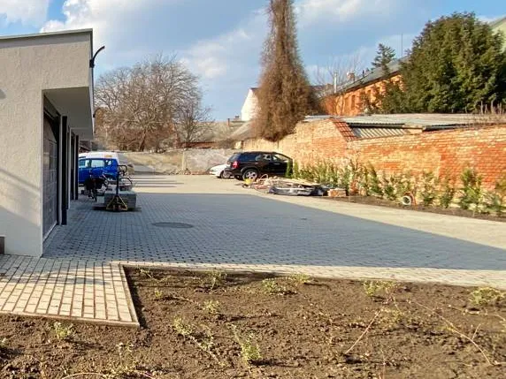 Kiadó garázs Debrecen, Belváros 20 nm