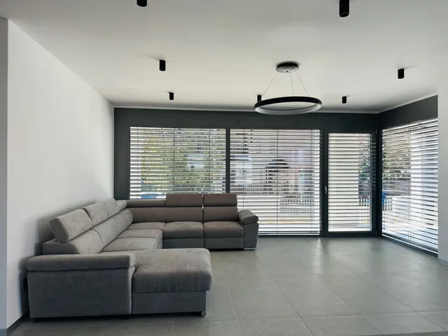 Kiadó lakás Debrecen, Nagyerdő 120 nm